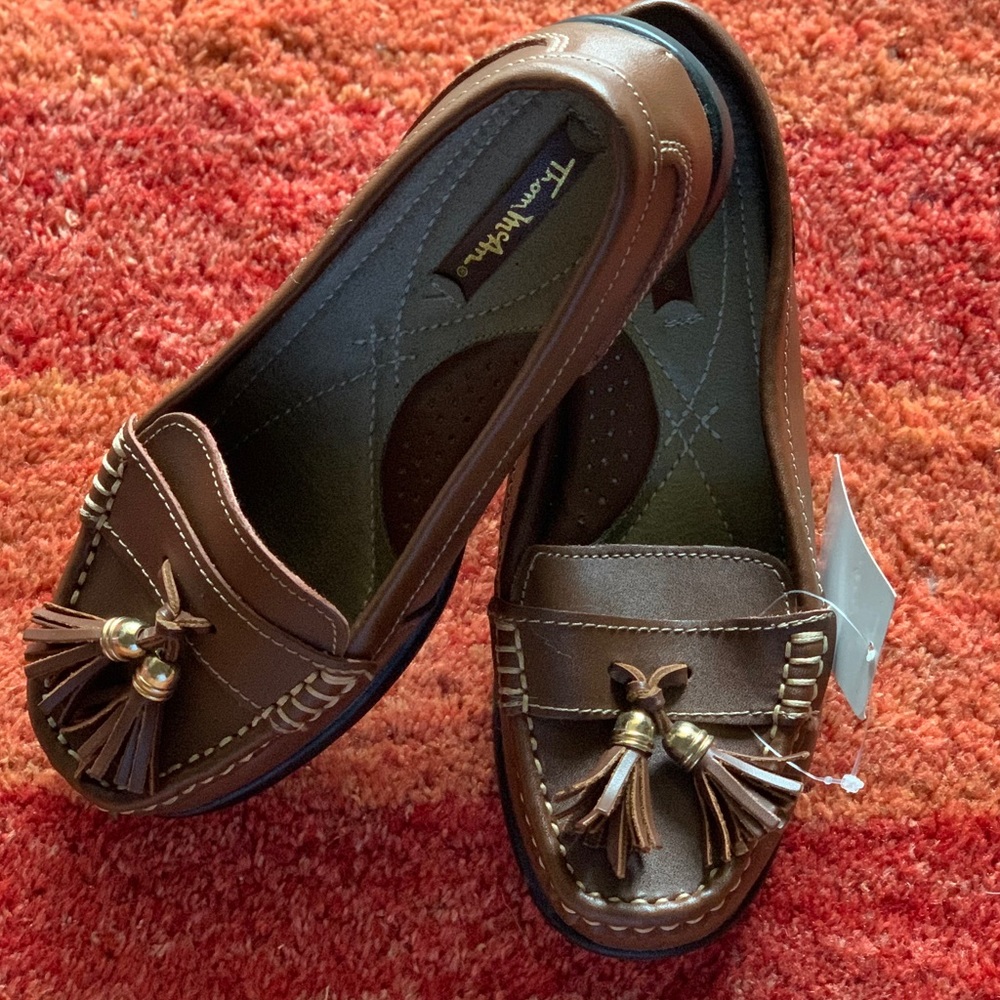 Thom McAn Woman’s Brown Loafer Size 5 Wide